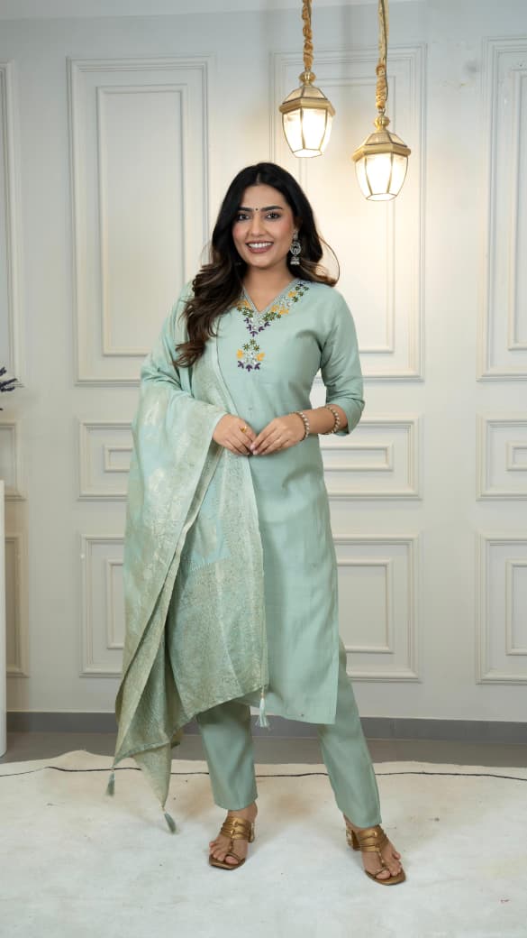 Elegant Light Green Embroidered Kurta with Jacquard Dupatta – Perfect for Festive and Party Wear