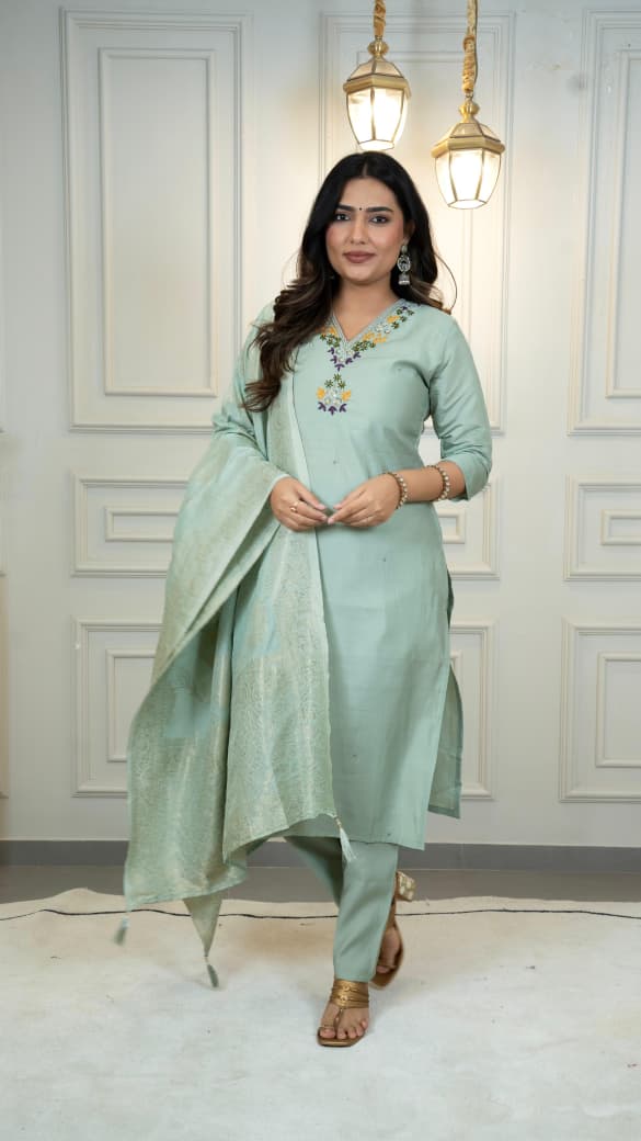 Elegant Light Green Embroidered Kurta with Jacquard Dupatta – Perfect for Festive and Party Wear